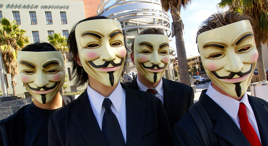 Anonymous maska na twarz symbol oporu