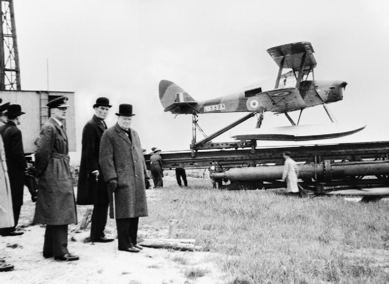 DH.82B Queen Bee w 1941. Na zdjęciu Winston Churchill i David Margesson