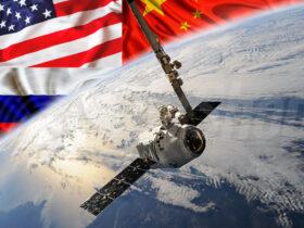 Flagi Chin, Rosji i USA za planetą