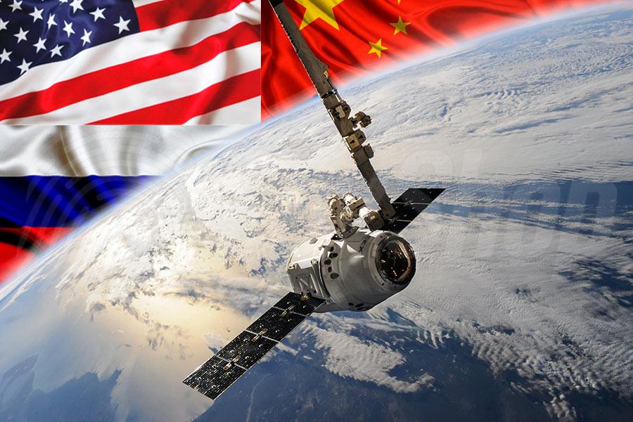 Flagi Chin, Rosji i USA za planetą